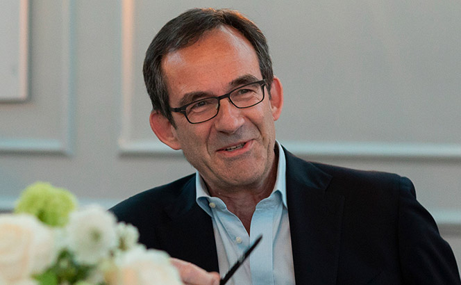 City O’Melveny exodus continues as Akin Gump hires private equity funds duo
